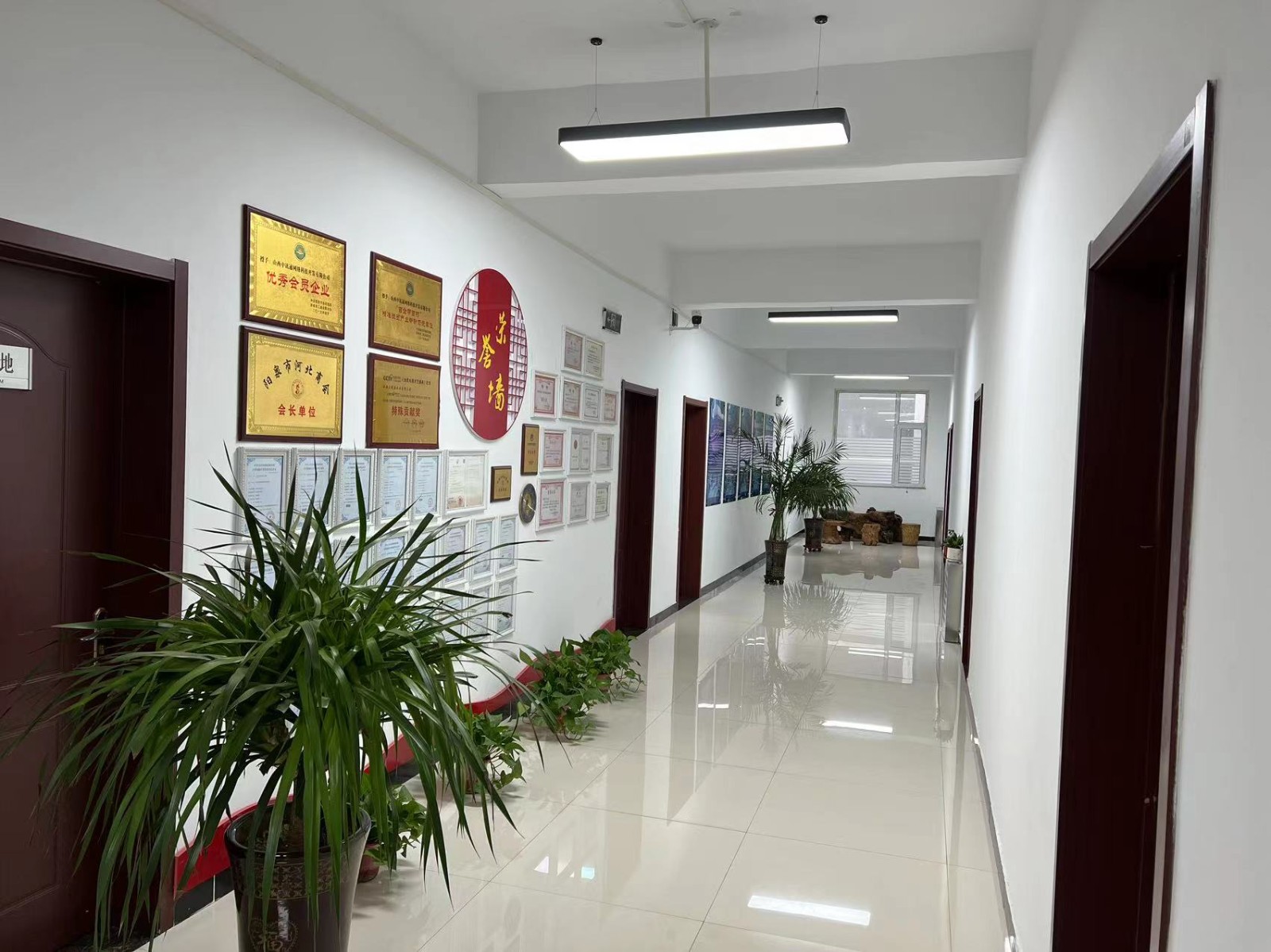 2f23bb5ce19eec43460a2feca6da2d7.jpg