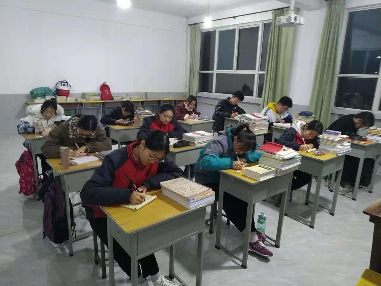 17a7ff418d47844693bb1d6a2114cec.jpg